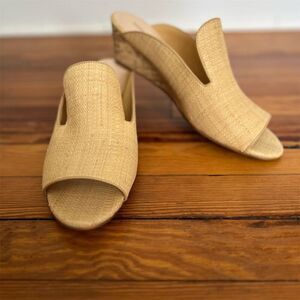 Monroe & Main Tan Wedges
